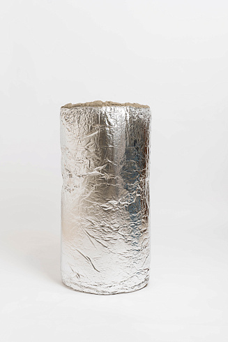 На алюминиевой фольге