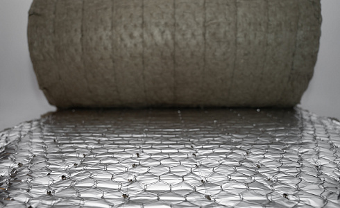 На фольге с металлической сеткой