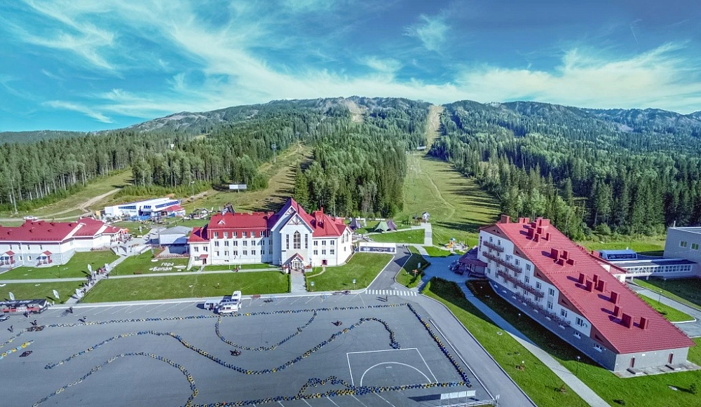 Физкультурно-оздоровительный комплекс «Гора Белая». Свердловская область, поселок Уралец